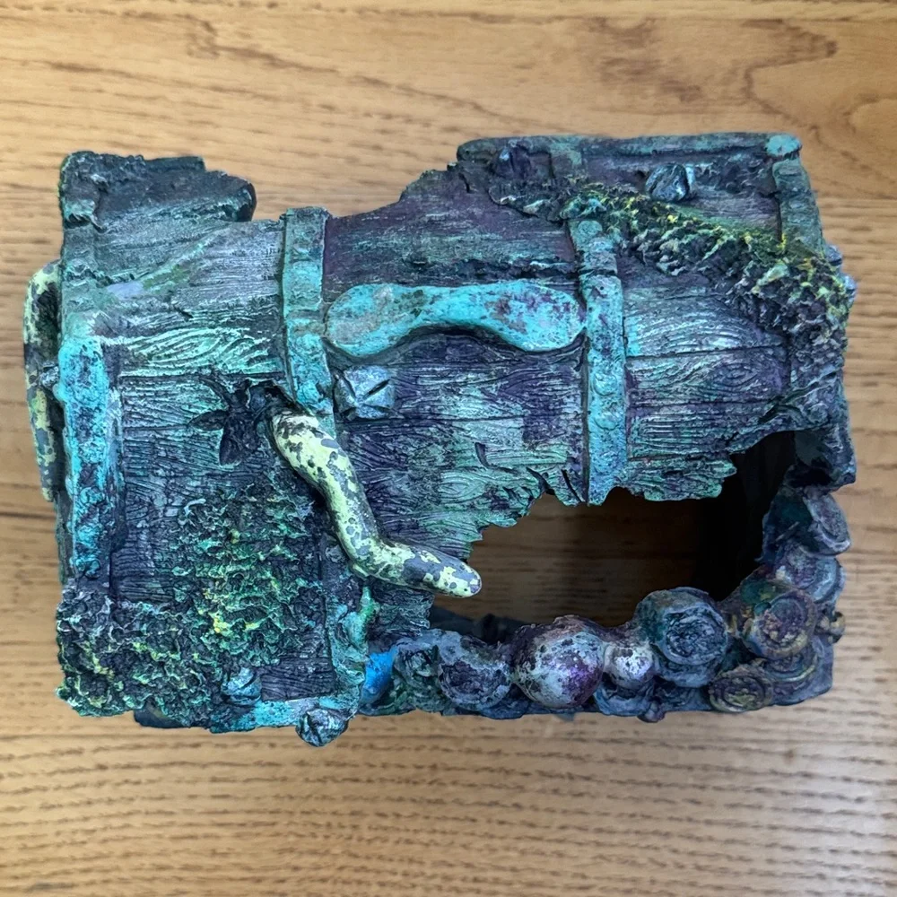 Sunken Treasure Chest Aquarium Decor